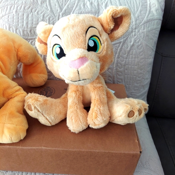 Disney plush Simba set of two Baby Simba and Teen Simba - Picture 4 of 14